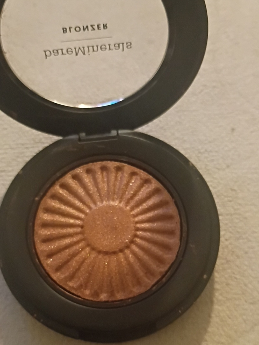 bareMinerals Radiant Bronzer & Highlighter Duo in Warm Bronze